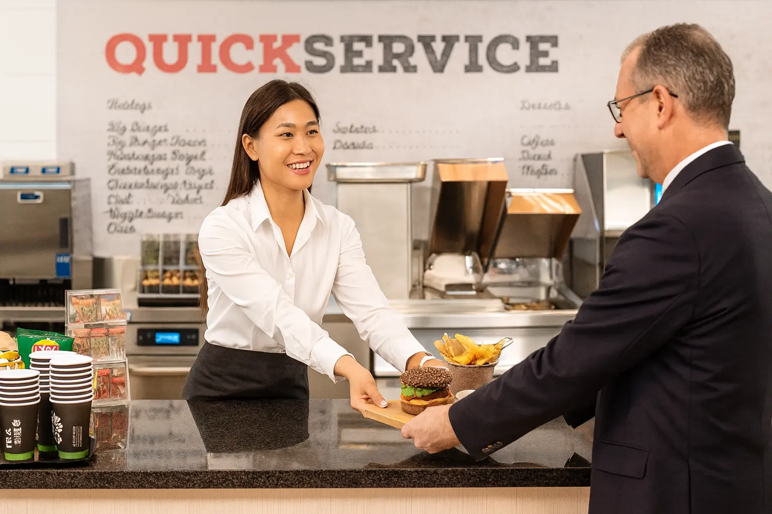 Business-Meeting mit digitaler Strategie-Anzeige